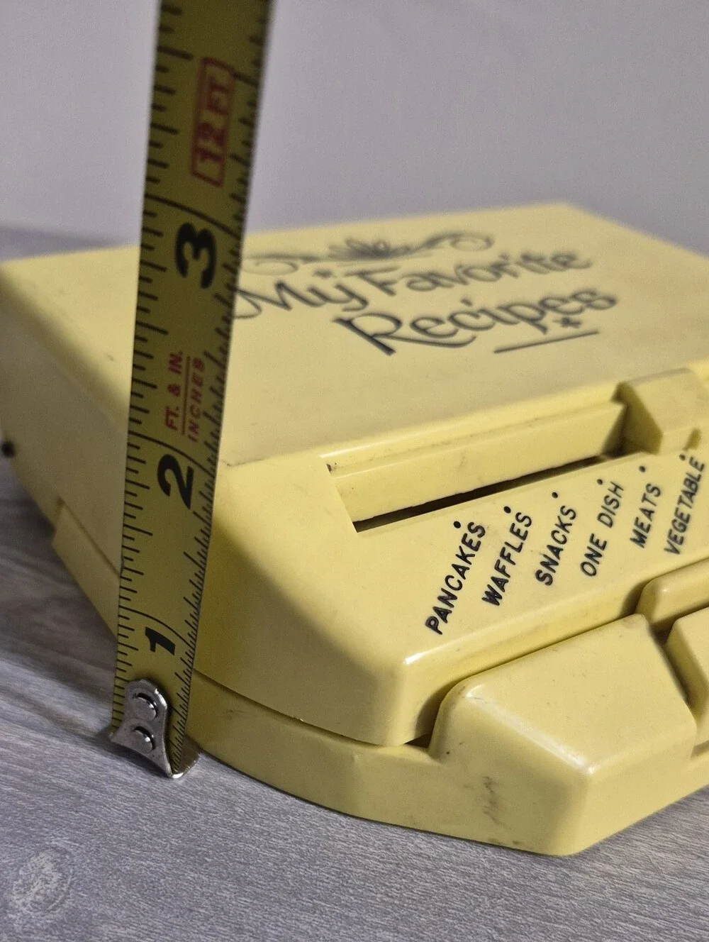 MY FAVORITE RECIPES 1960s RECIPE BOX, SLIDING TAB PALE YELLOW
